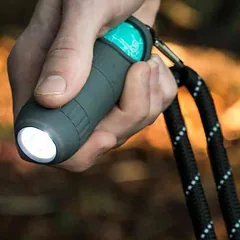 KONG HandiPOD Flashlight Dispenser maišelių ekskrementams dėklas su žibintuvėliu — 4 nuotrauka