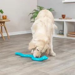 Trixie skanėstų gyvatė, TPR, apie L 59 cm (žalsvai mėlyna) — 4 nuotrauka