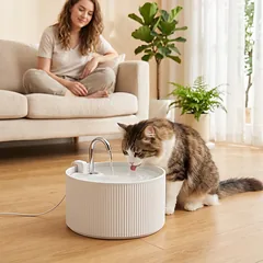 Keraminis gertuvės fontanėlis katėms ir šunims, 2,2 l, su 4 pakopų filtru ir tylia pompa, baltas — 2 nuotrauka