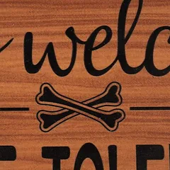 TIAKI durų lentelė „Dogs Welcome, People Tolerated“, 1 vnt. — 4 nuotrauka