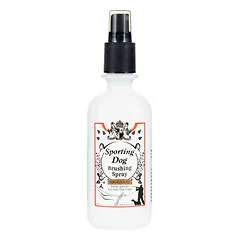 Crown Royale Sporting Dog Brushing Spray No.12 - antistatinis purškalas, apsaugantis nuo purvo įsiskverbimo į jūsų šuns kailį, kad kailis būtų lygus, lengvas ir purus.