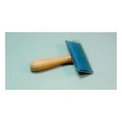 Šepetys met. mažas medine rankena 9cm*4,5cm