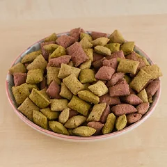 GimCat Nutri Pockets Junior Mix su sūriu, pienu ir jogurtu skanėstai kačiukams, 60 g — 2 nuotrauka