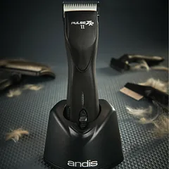 Andis Pulse ZR II - profesionali belaidė kirpimo mašinėlė, 5 greičių su dviem baterijomis ir CeramicEdge peiliuku (1,5 mm)