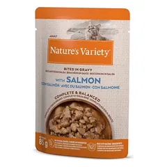 Nature’s Variety Cat Bites In Gravy With Salmon konservai suaugusiems katiniams su garintais lašišos gabalėliais švelniame padaže, 0,085 kg