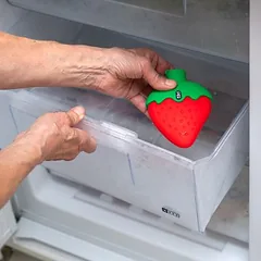 TIAKI žaislas šuniukams Braškė, L 11,5 x B 9,5 x H 4 cm — 5 nuotrauka