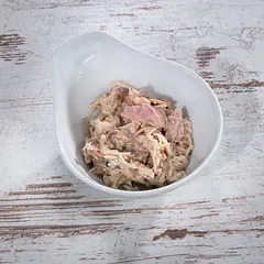 WILDES LAND Filet konservai katėms su vištiena, tunu ir špinatais 80 g — 3 nuotrauka