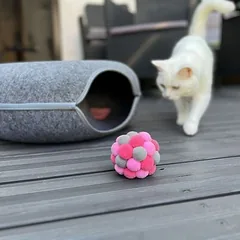 Aumüller žaislinis kamuoliukas katėms Pink Plush, 1 vnt. — 4 nuotrauka