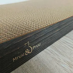 Kartoninė draskyklė-gultas katėms Mruu&Pruu SIGMA, ruda — 3 nuotrauka